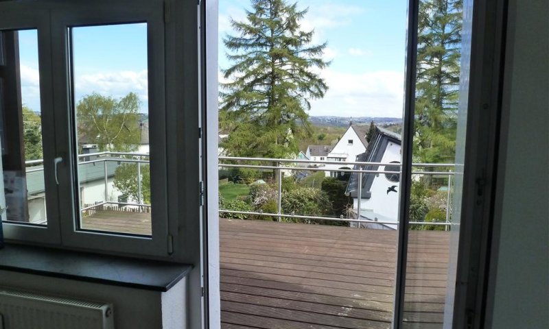 VERMIETET - großzügige und ausgefallene Altbauwohnung mit Terrasse