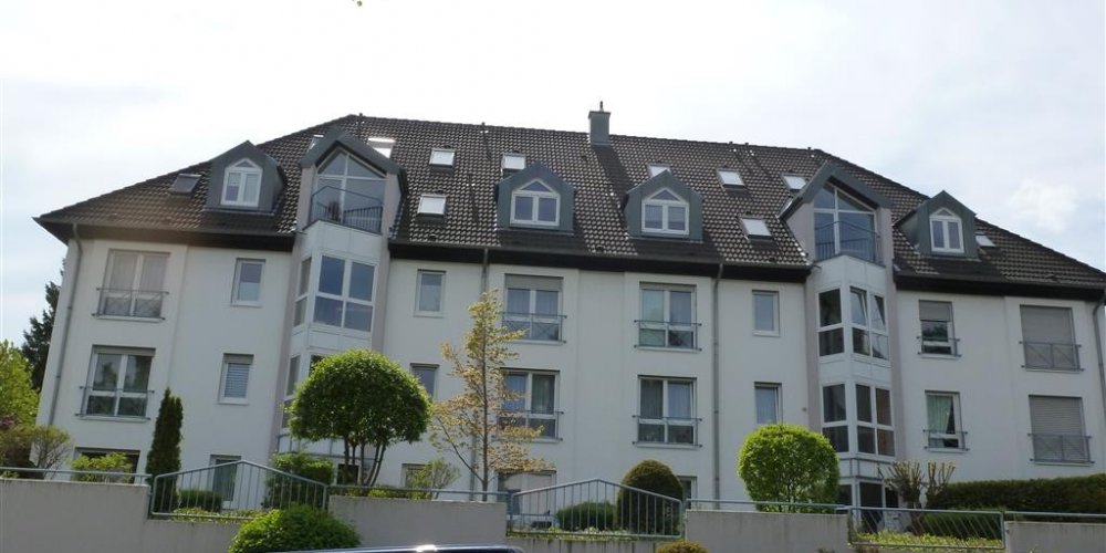 VERKAUFT - Maisonettewohnung mit kleiner Sonnenloggia, 2 Bädern & Tiefgaragenstellplatz 