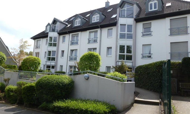 VERKAUFT - Maisonettewohnung mit kleiner Sonnenloggia, 2 Bädern & Tiefgaragenstellplatz 