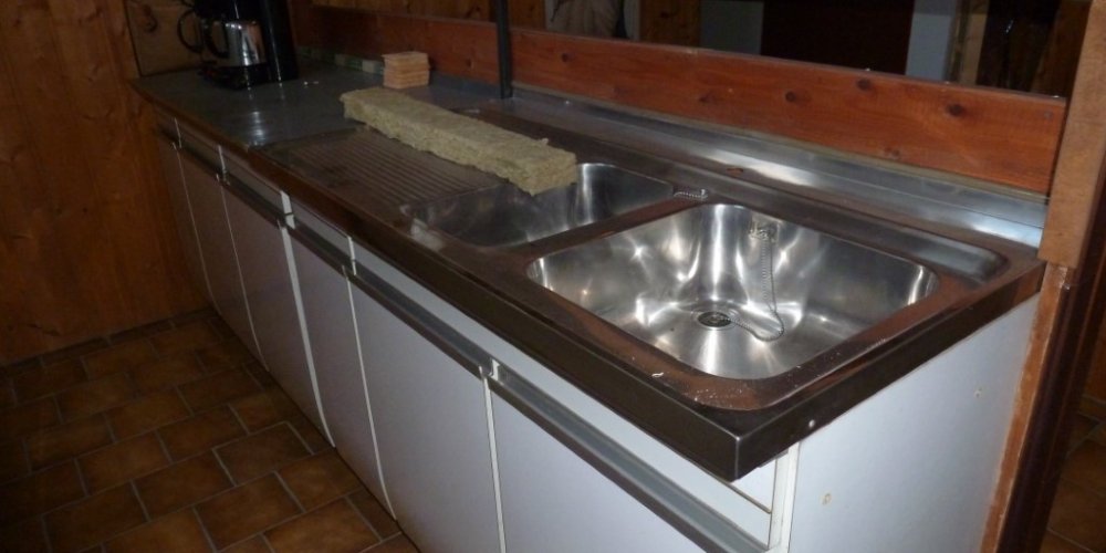 freistehendes Einfamilien-Fertighaus mit Ausbau-/ Neubaupotential auf ruhig gelegenen Südgrundstück