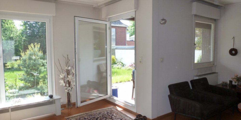 freistehendes Einfamilien-Fertighaus mit Ausbau-/ Neubaupotential auf ruhig gelegenen Südgrundstück